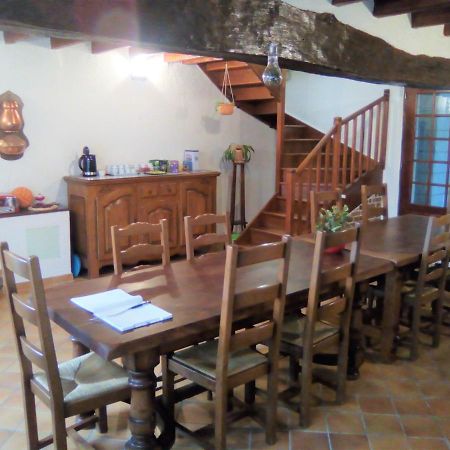 Gite Les Hautes Mougonnieres Neuil Extérieur photo