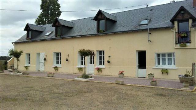 Gite Les Hautes Mougonnieres Neuil Extérieur photo